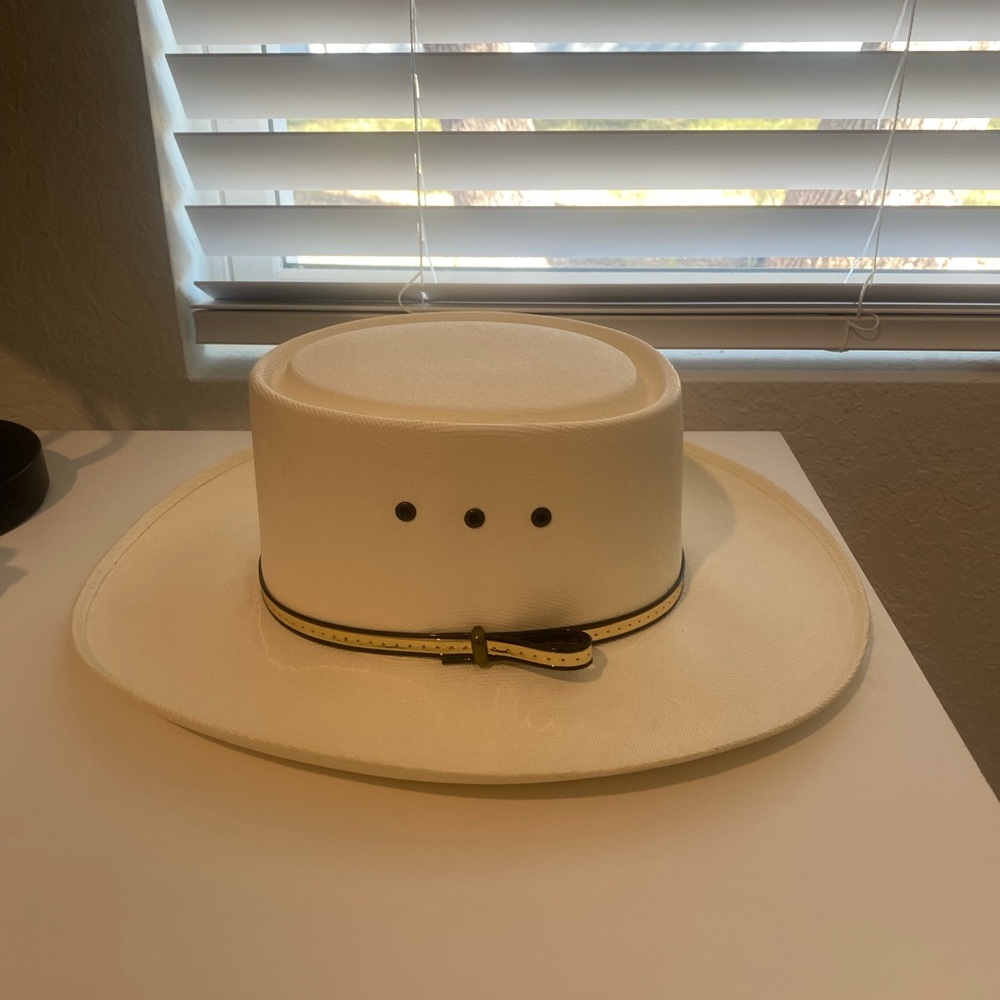 SCORPIO Cream Western Style Hat,